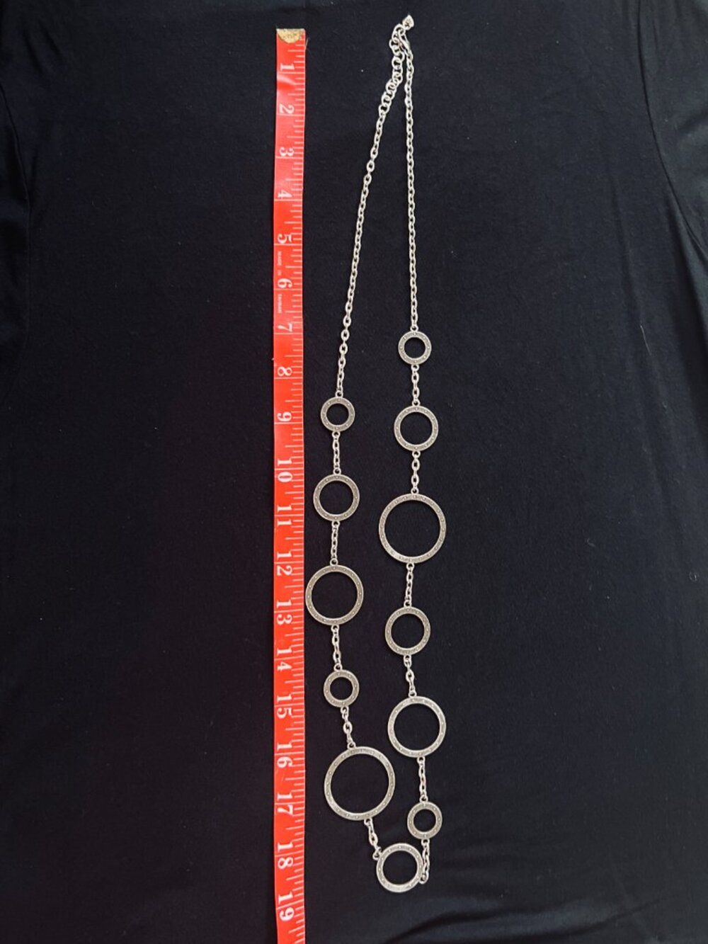 Brighton's long necklace - Picture 3 of 3